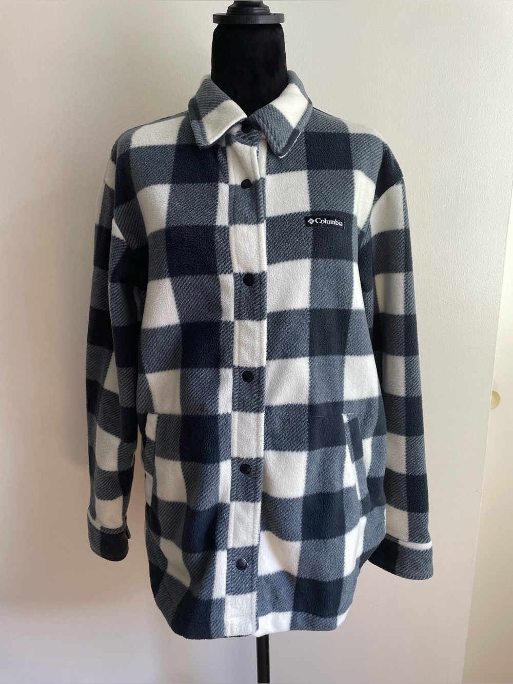 Columbia Buffalo Plaid Fleece Shacket Gray Black White Snap Button M